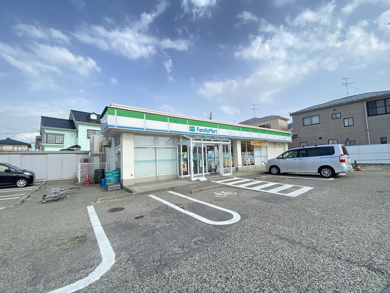 コンビニ　ファミリーマート新潟善久店（コンビニ）まで531m