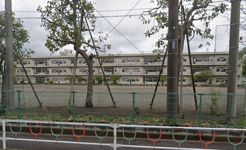 小学校　共和小学校　徒歩１３分（小学校）まで1020m