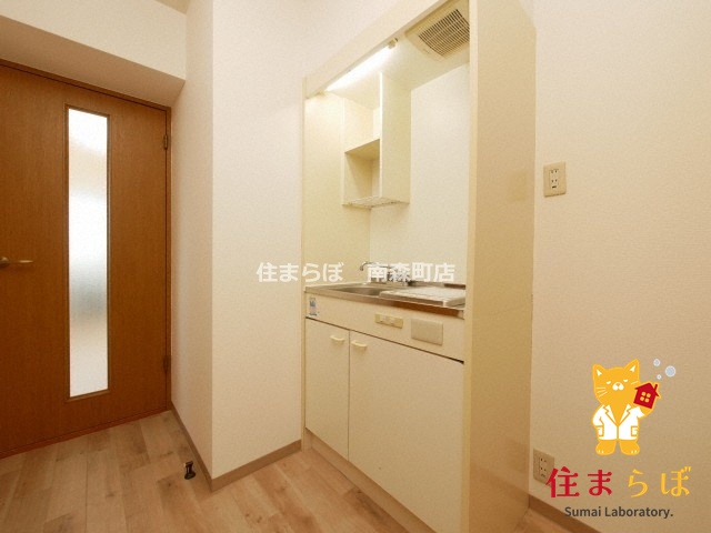 ＪＲ大阪環状線 弁天町駅 徒歩7分 8階建 築31年のキッチン写真