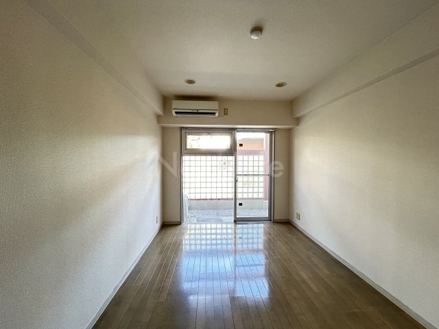 パークアベニューアイズの居間写真