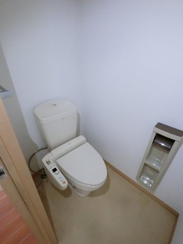 ＪＲ内房線 八幡宿駅 徒歩16分 2階建 築24年のトイレ写真