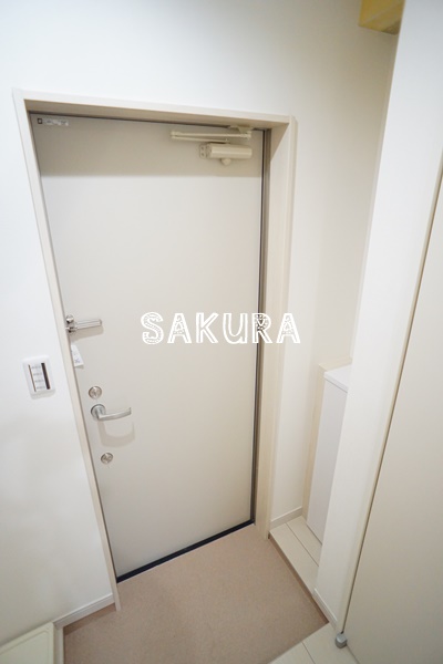 ロワール鶴見花月園前の玄関写真