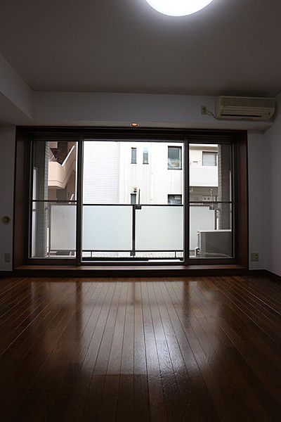 菱和パレス西麻布の居間写真