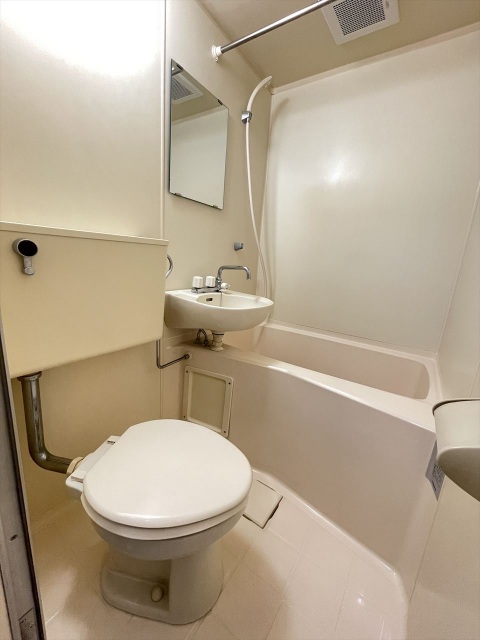 バス・シャワールーム　別部屋参考写真