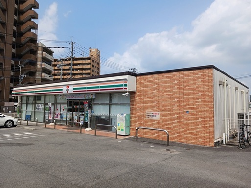 コンビニ　セブンイレブン長嶺西１丁目店（コンビニ）まで260m