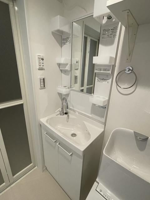 洗面設備　同施工の参考写真です。