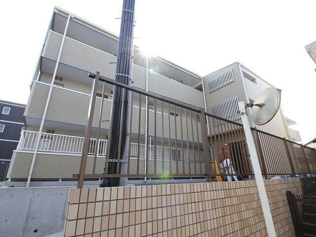 建物外観　オートロック完備