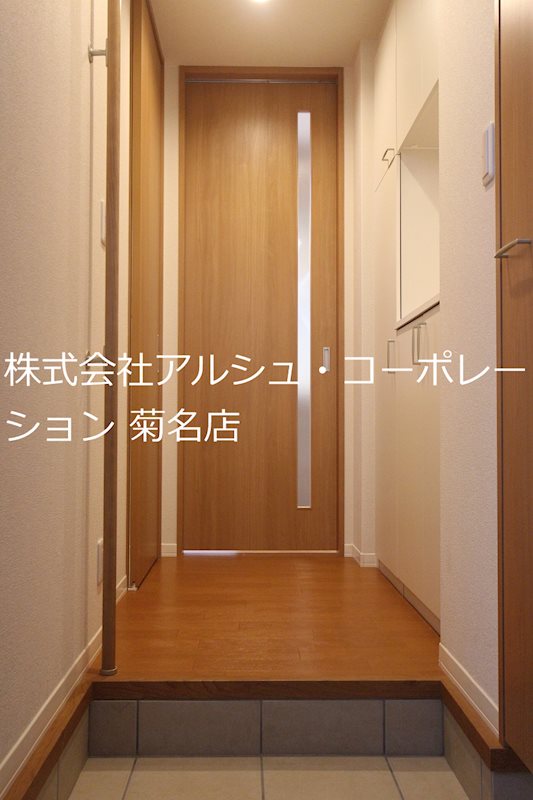 プラムガーデンの玄関写真