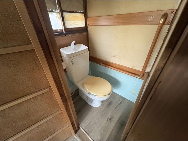 丸福アパートのトイレ写真