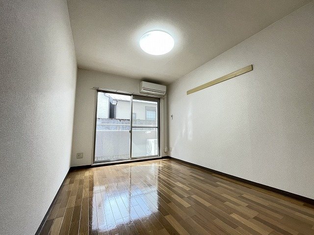 小林マンションの居間写真