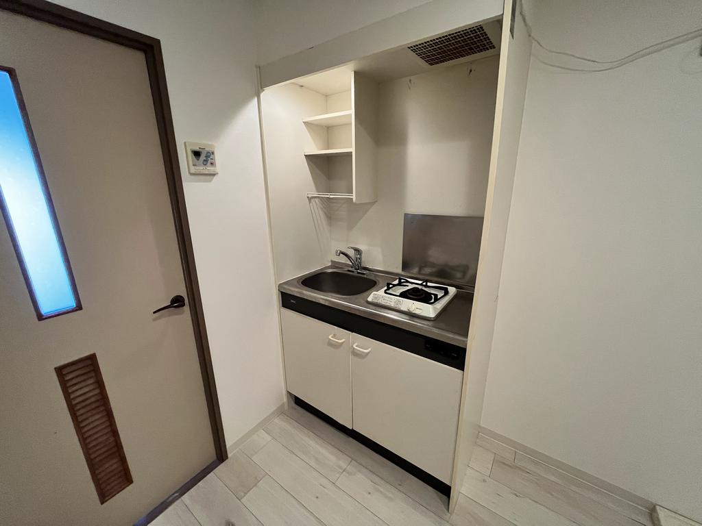 キッチン　※同建物の別のお部屋の写真です。