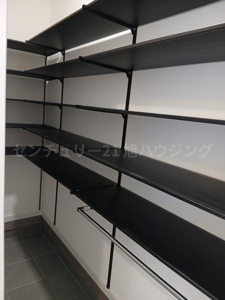 玄関　大型シューズインクローゼット完備