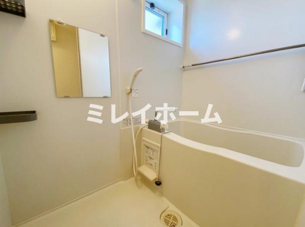 バス・シャワールーム　同建物内別のお部屋の参考写真になります。