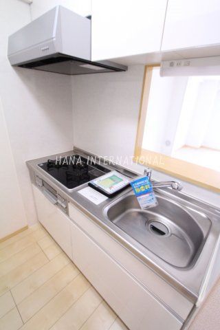 キッチン　※同タイプ反転写真