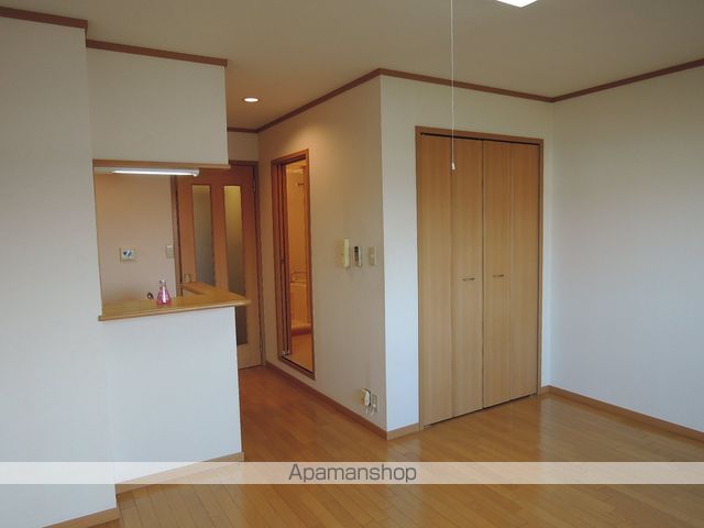 グレース三田の居間写真