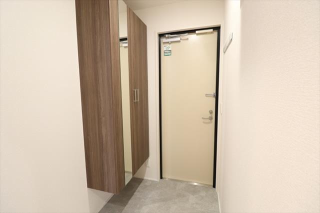 DーROOM 369の玄関写真