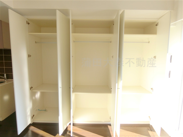 収納　壁一面クローゼット3ケ所の収納力