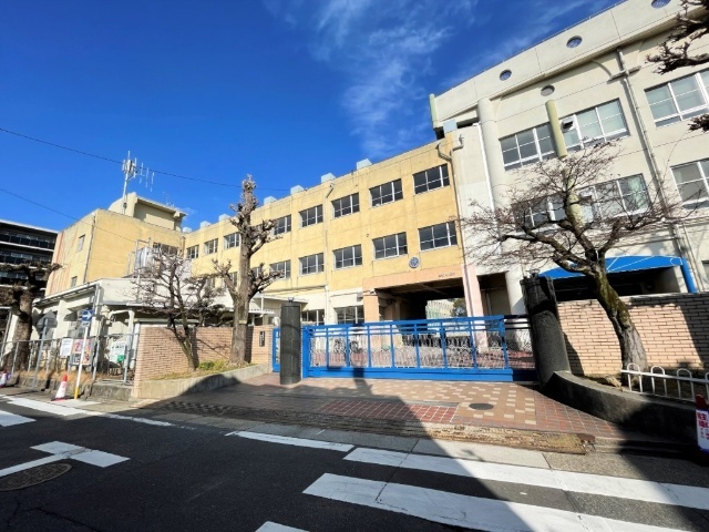 小学校　名古屋市立汐路小学校（小学校）まで783m