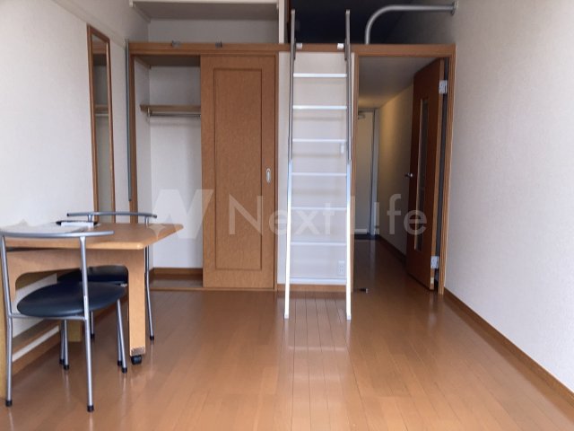 レオパレス陽光台の居間写真