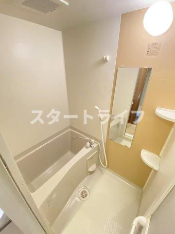地下鉄御堂筋線 西中島南方駅 徒歩3分 11階建 築11年の風呂写真