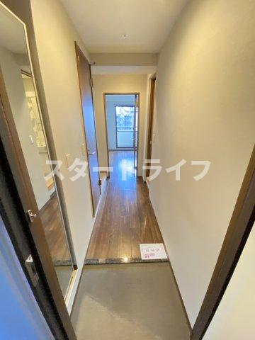 地下鉄御堂筋線 西中島南方駅 徒歩3分 11階建 築11年の玄関写真