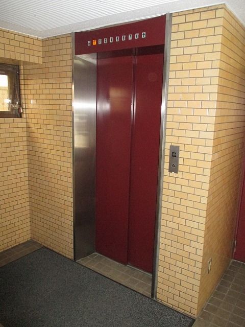 ロビー　エレベーター