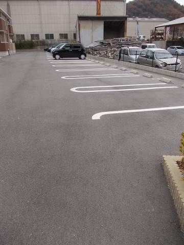 ＪＲ呉線 仁方駅 バス乗車時間：10分 最寄りバス停で下車 徒歩2分 2階建 築16年のその他写真
