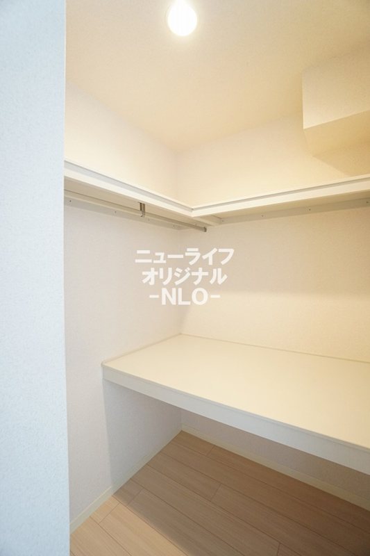 収納　洋服から布団、季節物までスッキリ収納できます☆