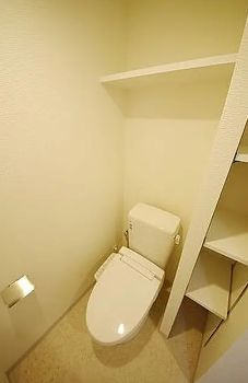 トイレ　参考写真：別部屋タイプ