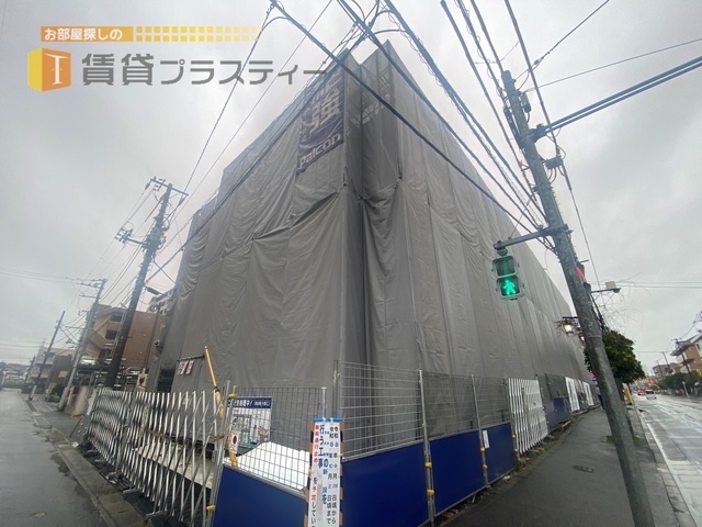 建物外観　１２月完成予定新築。先行申込み受付中。