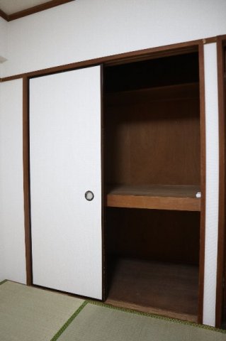収納　お洋服もたくさんしまえますよ