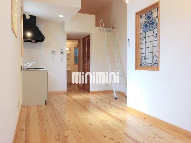 キッチン　９．５帖のお部屋は広々としていますよ。