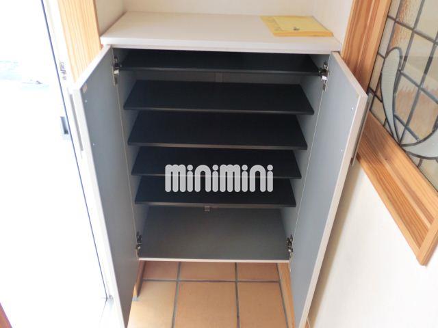 収納　一人暮らしには十分な下駄箱ですね。