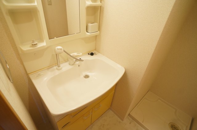 洗面設備　コンパクトで使いやすい洗面所