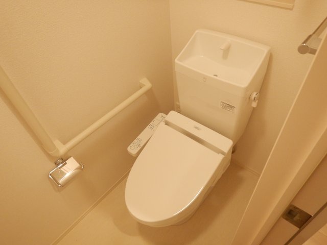 ガーデンパレス箕面 B棟のトイレ写真