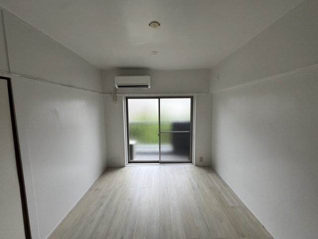 居室・リビング　写真は別のお部屋のものです
