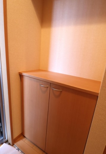 ベルジュノー是政の玄関写真