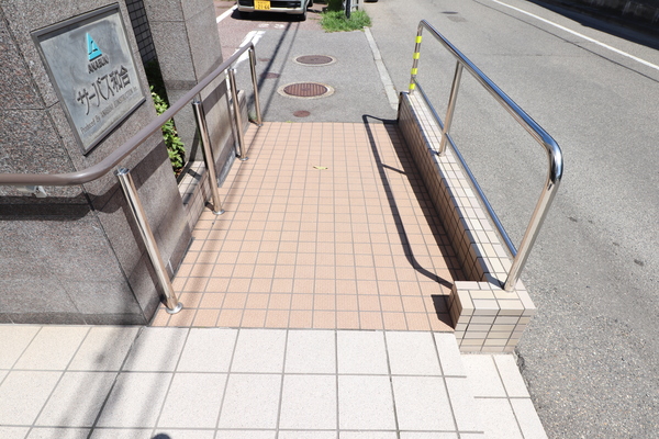 上越新幹線 新潟駅 徒歩28分 6階建 築32年の外観写真