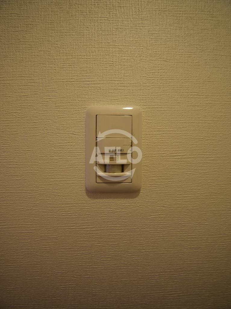 その他設備　リトルリバー本町橋　人感照明センサー