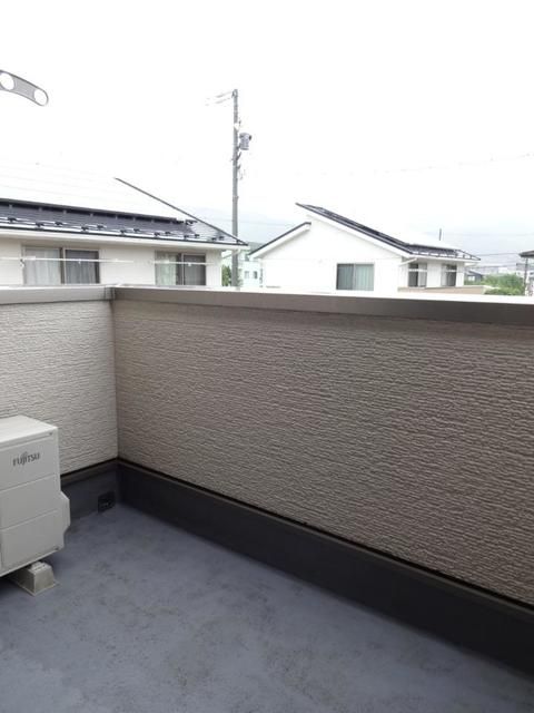 アクシア グミの木の内装写真