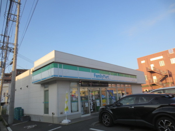 コンビニ　ファミリーマート市川インター店（コンビニ）まで198m