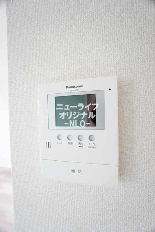 セキュリティ　来訪者を確認出来るモニター付きのインターホンで安心☆