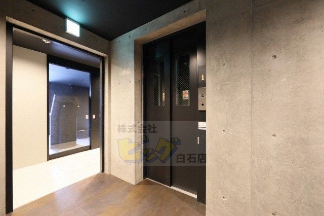 エントランス　４階建て賃貸物件では珍しいエレベーター付きです♪