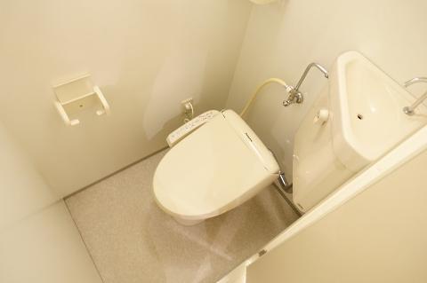 大阪モノレール本線 柴原阪大前駅 徒歩8分 3階建 築15年のトイレ写真