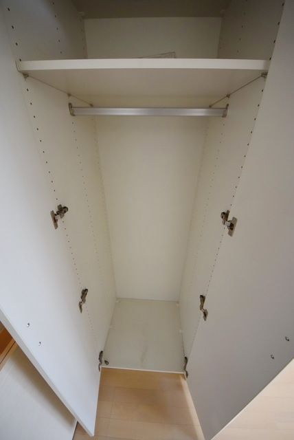 収納　写真は同タイプ住居です。