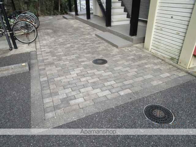 レオパレスネスト鳶尾の外観写真