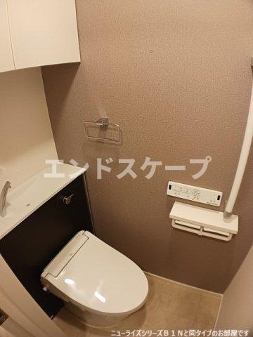 ＪＲ上越線 群馬総社駅 徒歩58分 2階建 新築のトイレ写真
