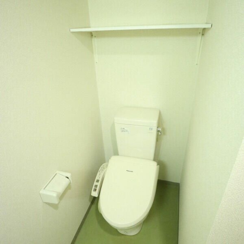 ＪＲ横須賀線 西大井駅 徒歩8分 3階建 築26年のトイレ写真