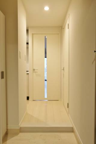 玄関　広い玄関でお客様をお出迎え出来ます