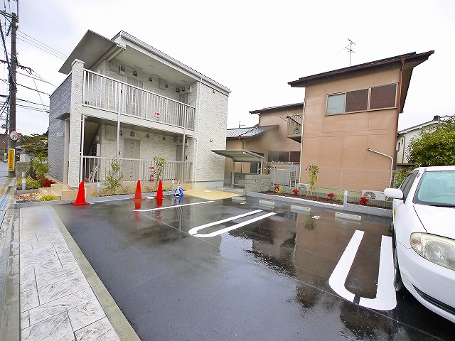駐車場　車をお持ちの方に嬉しい駐車場付きの物件です